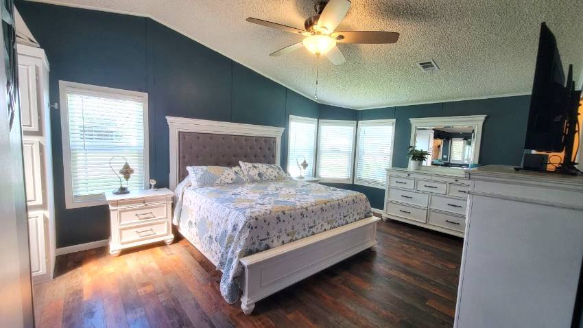 519 Tahiti Drive a Lake Wales, FL Mobile or Manufactured Home for Sale